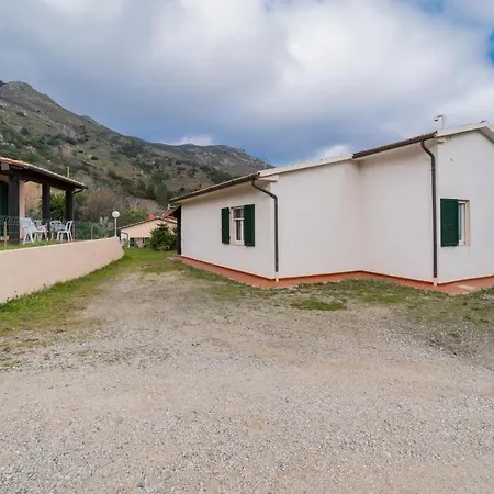 Campo Al Pero - Goelba Casa Leonardi